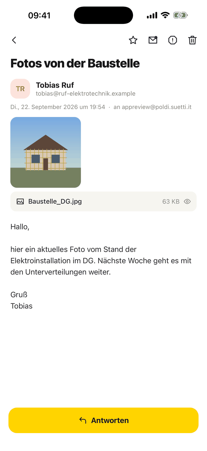 Geöffnete Mail mit Anhang im eingebauten Viewer